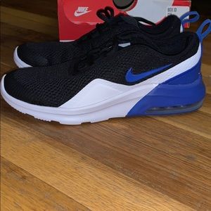 Brand new boys Nike air max motion2